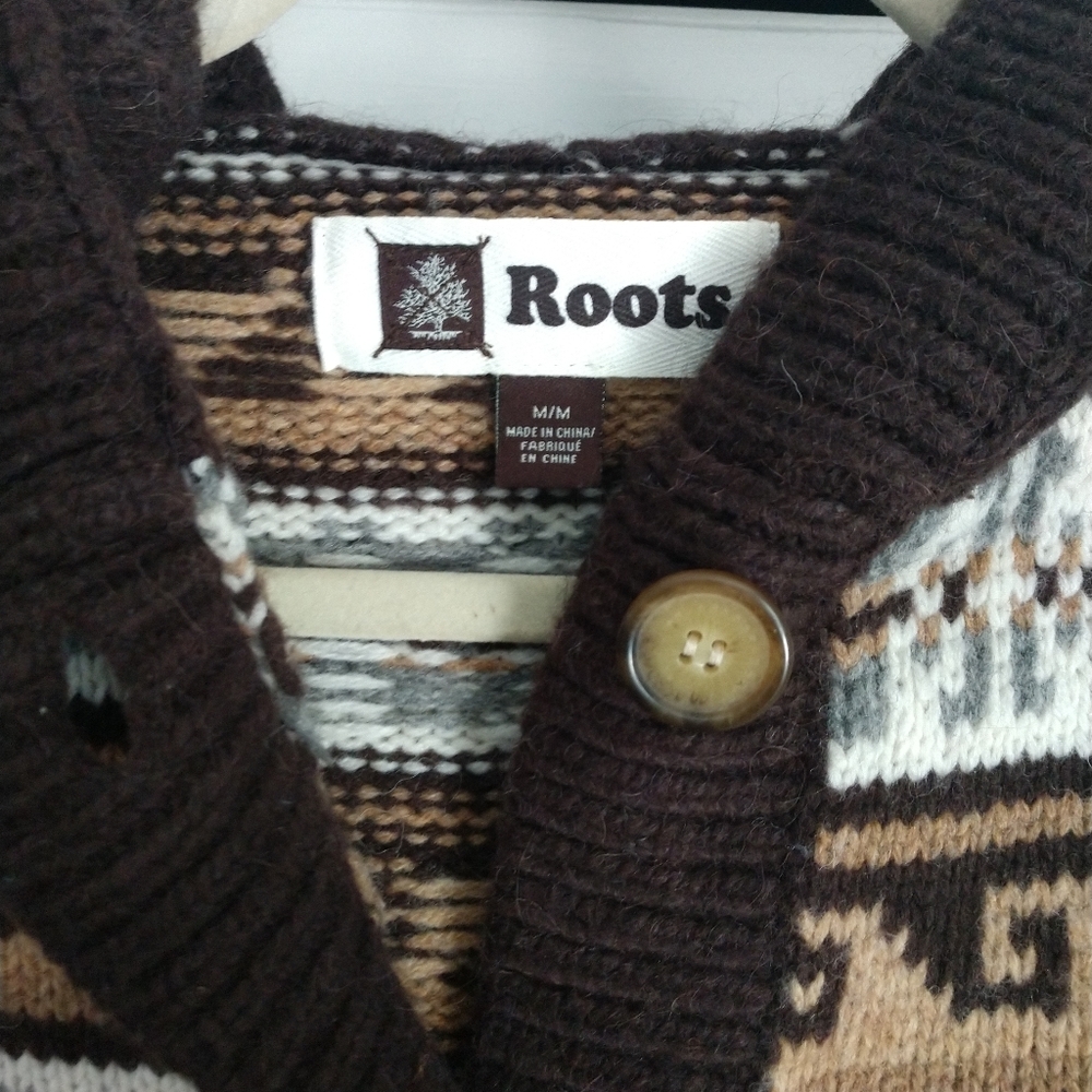 Early 2000's Roots Sweater - Picture 2 of 3